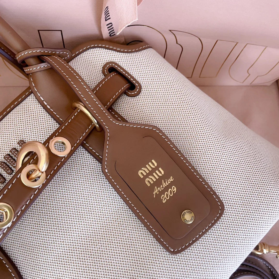Классические Сумки Женские Miu Miu 18602523