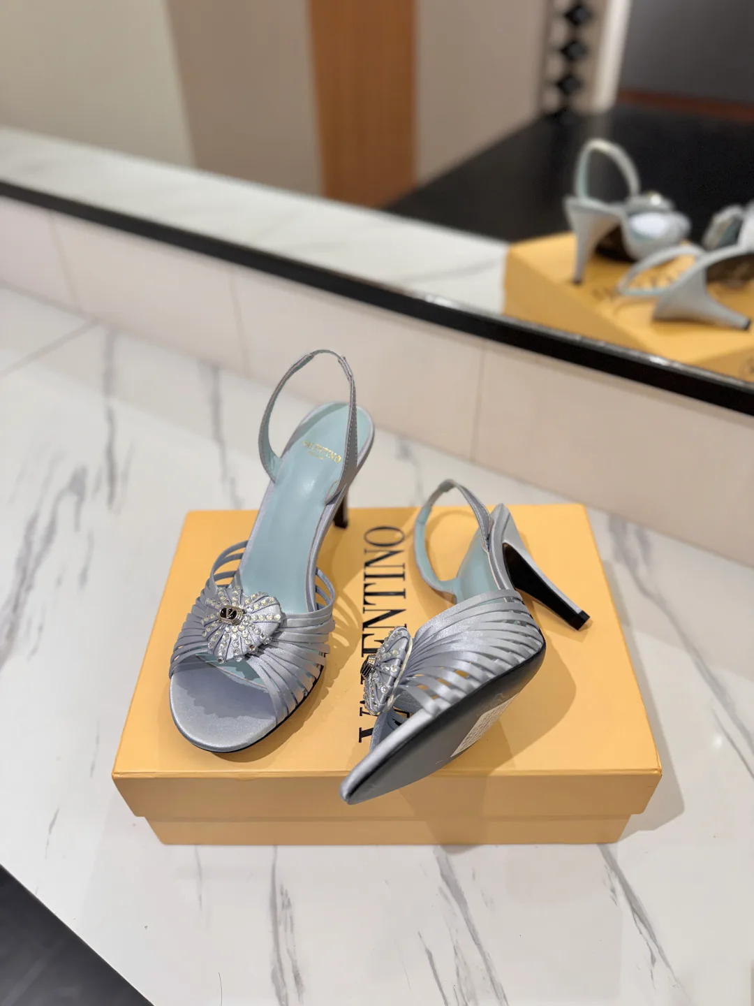 Women's Open-Toe Sandals VALENTINO 18134885