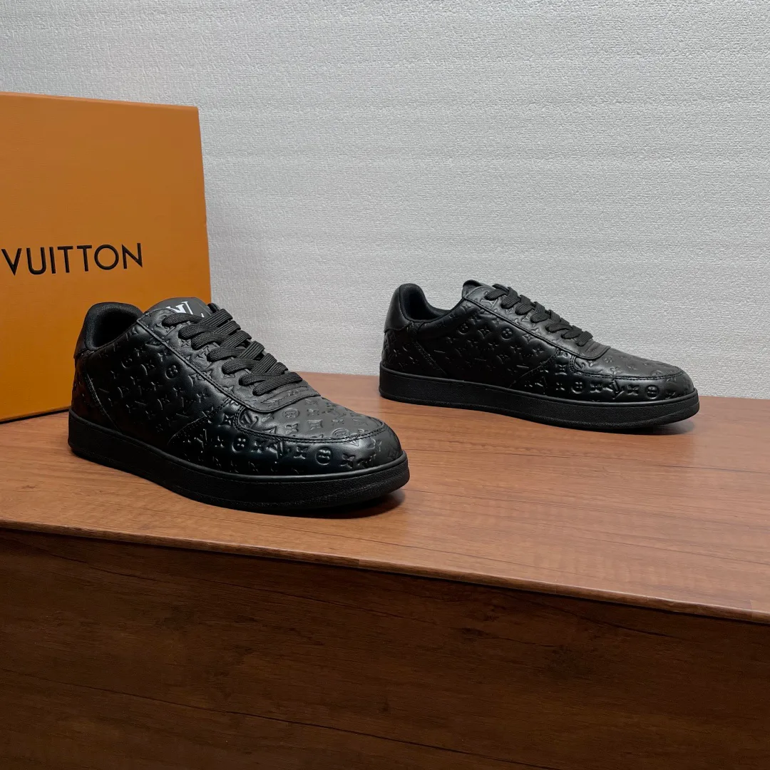 Men's Sneakers LOUIS VUITTON 18100784