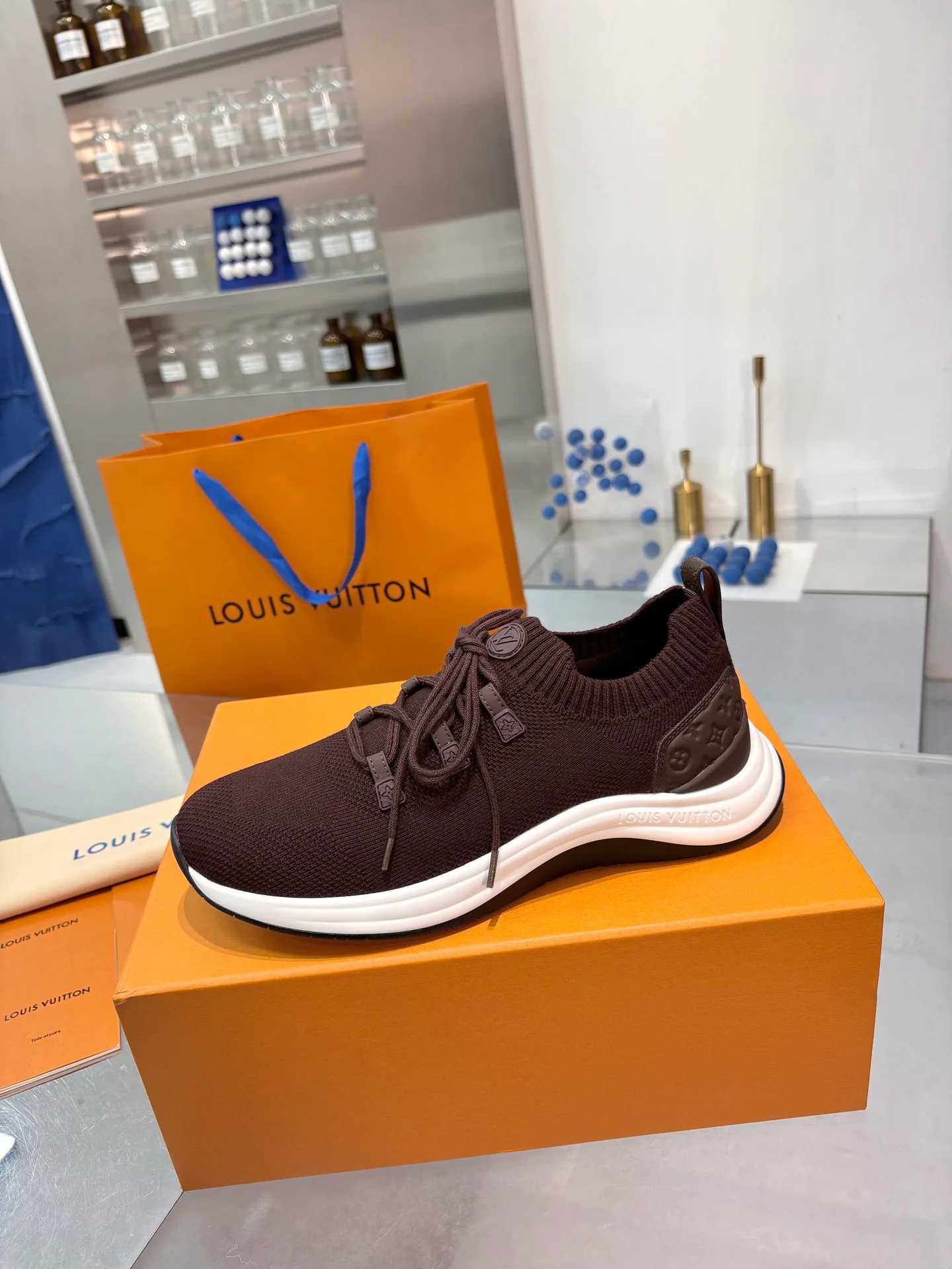 Women's Sneakers LOUIS VUITTON 18055133