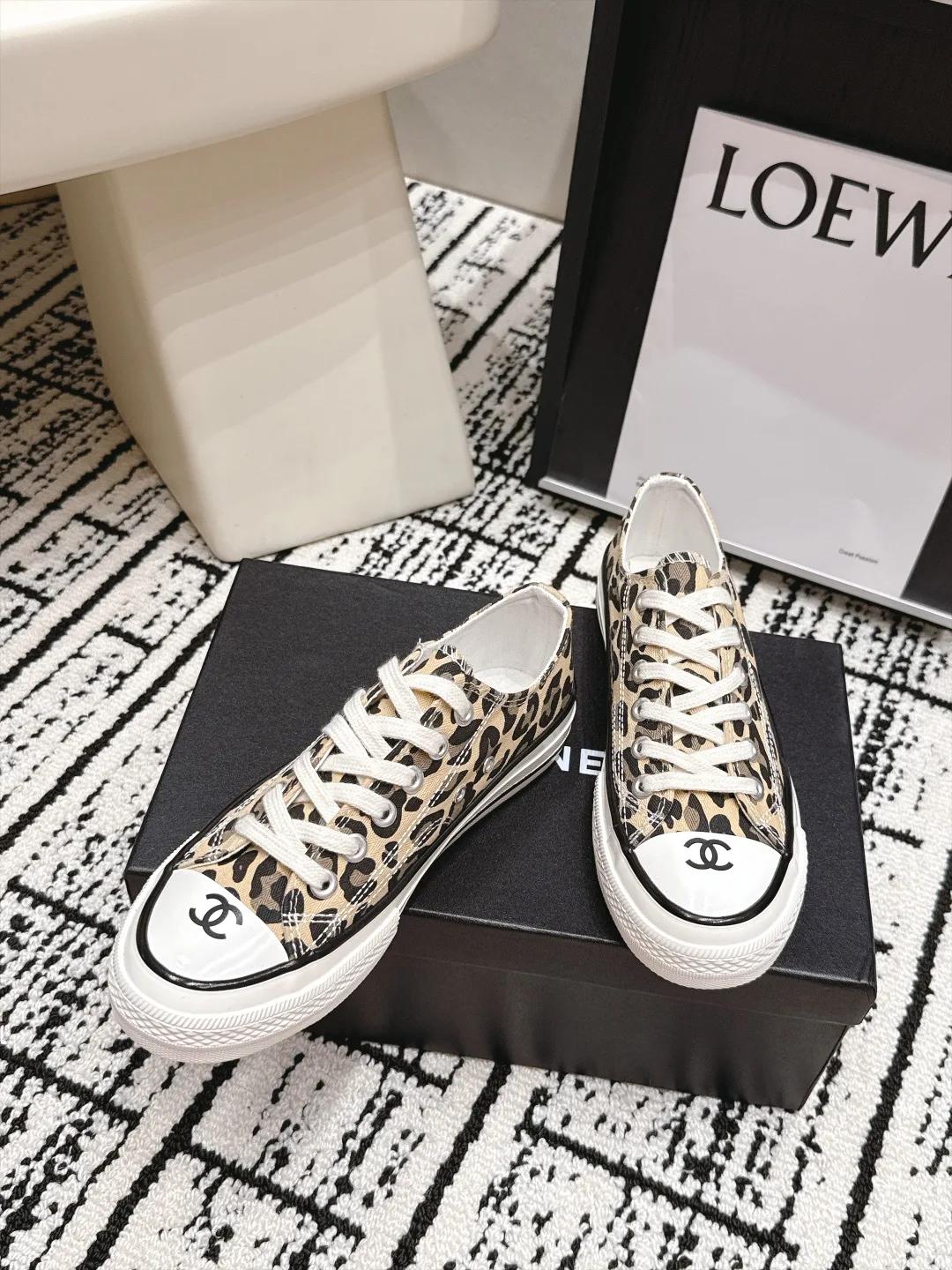 Women's Sneakers CHANEL 18139185