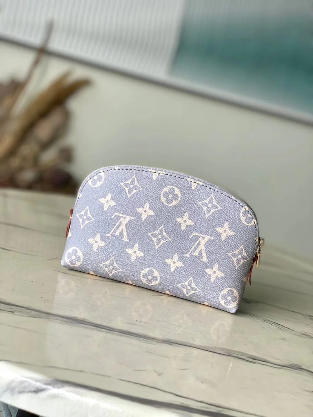 Women's Clutches LOUIS VUITTON 18227603
