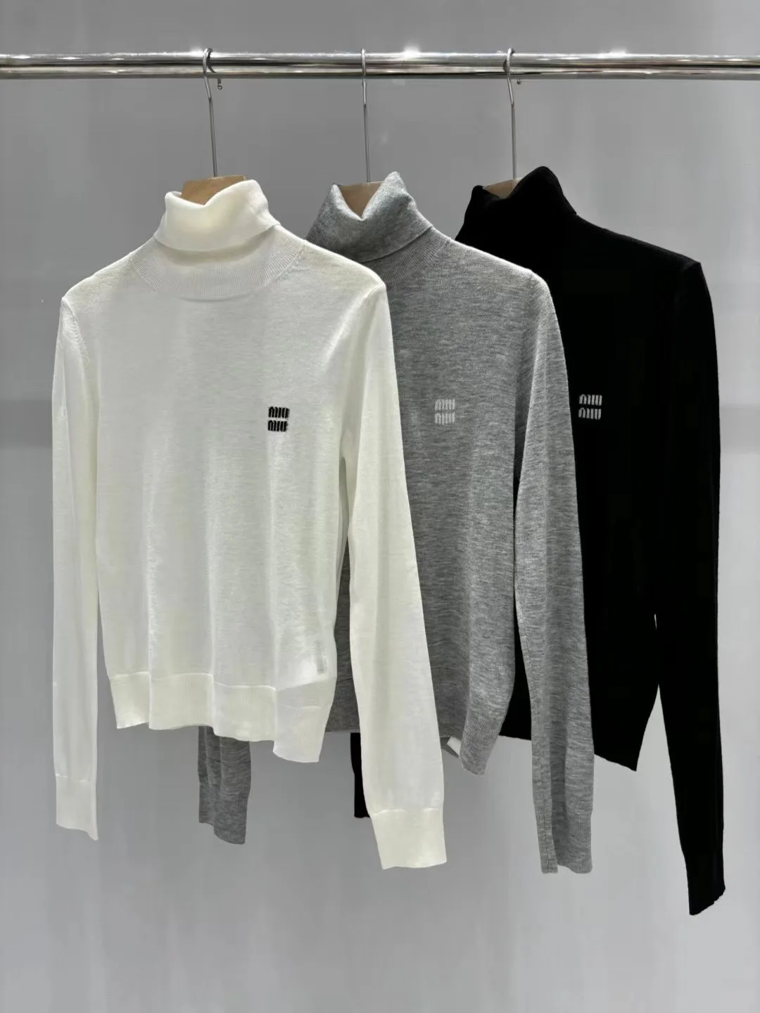 Women's Jumpers And Sweaters MIU MIU 18233424