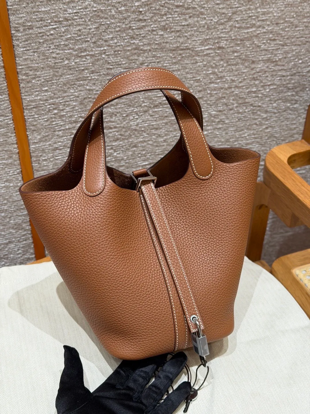 Women's Classic Handbags HERMES 17941972