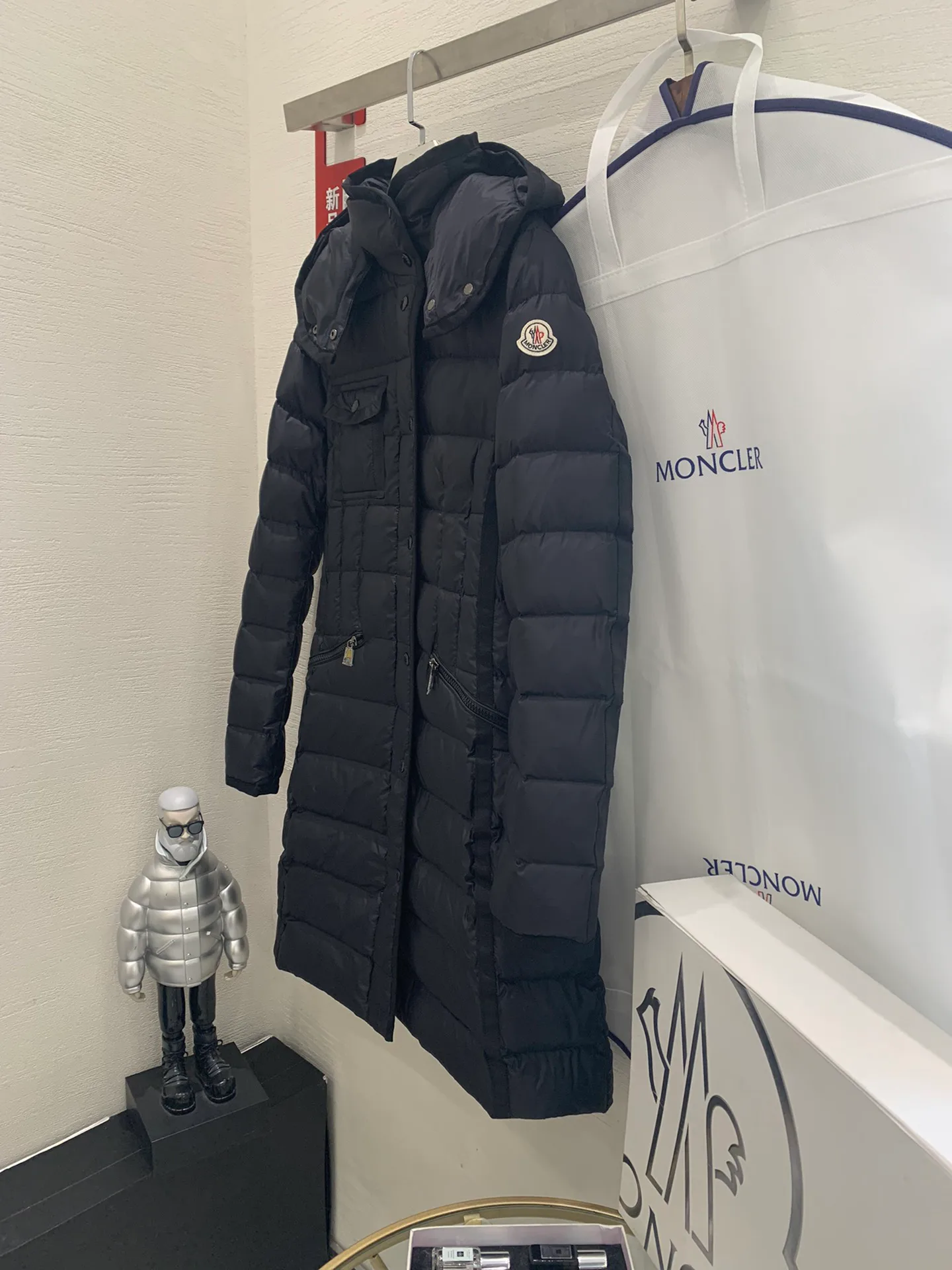 Women's Jackets And Down Jackets MONCLER 17913968