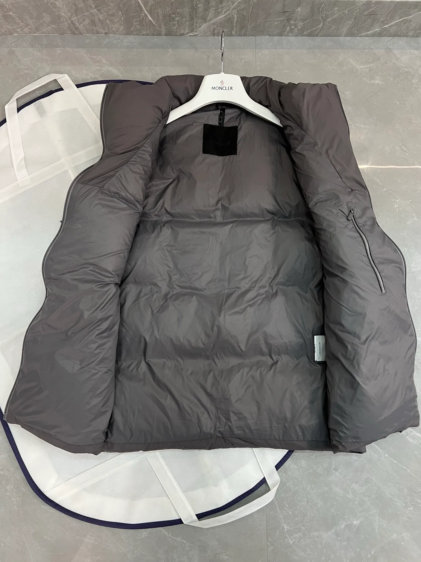 Жилеты Мужские Moncler 18599864