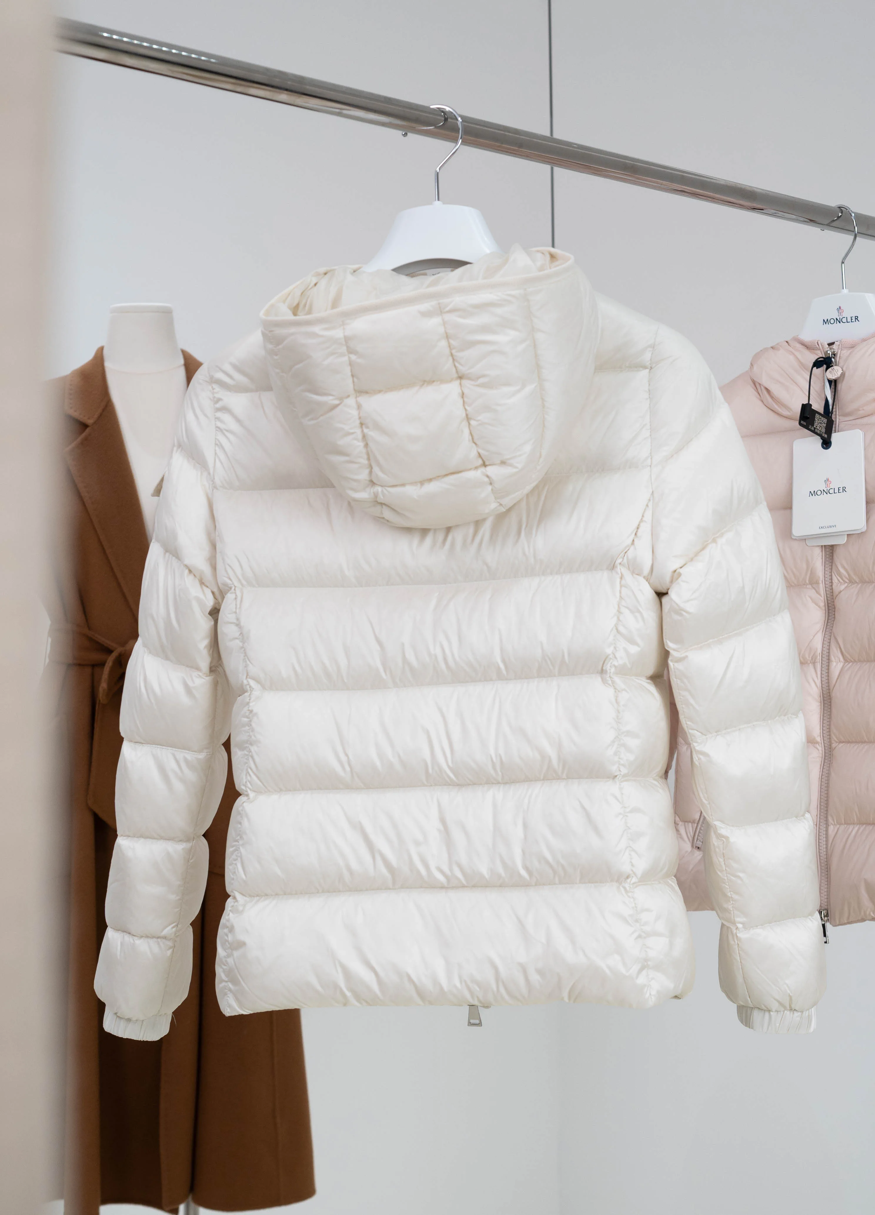 Women's Jackets And Down Jackets MONCLER 18141266
