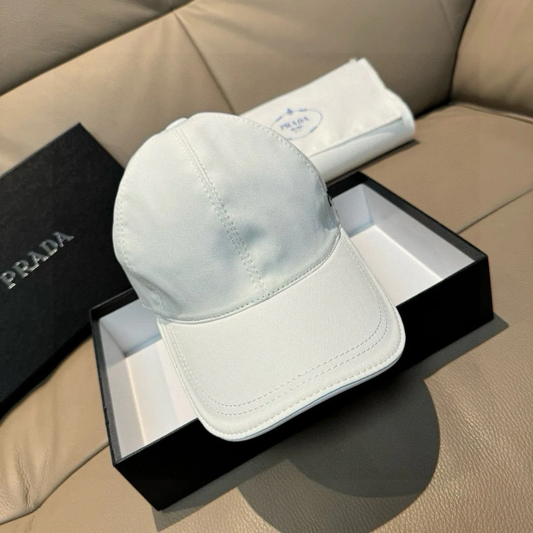 Hats PRADA 17515249