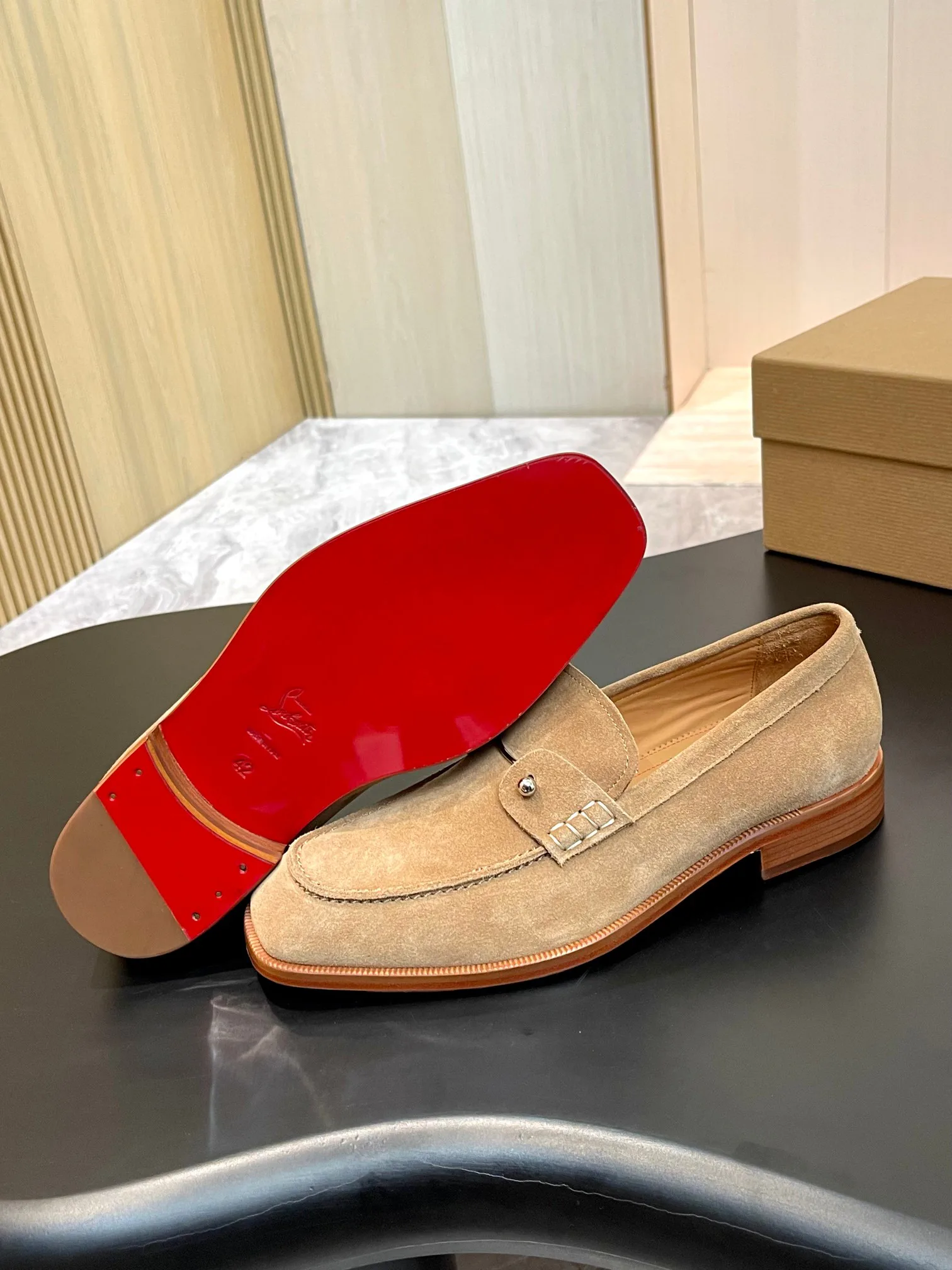 Men's Loafers And Dress Shoes CHRISTIAN LOUBOUTIN 18119147