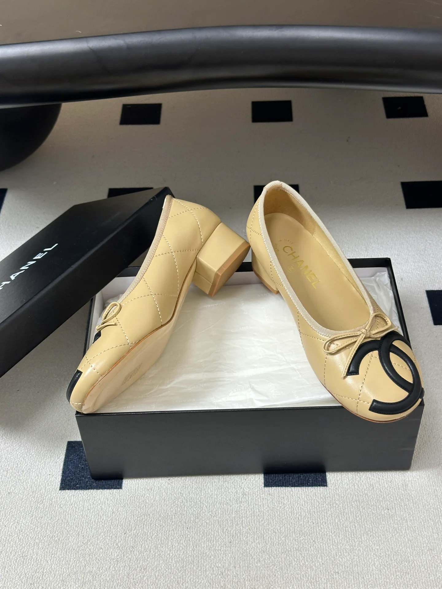 Women's Ballet Flats CHANEL 17889642
