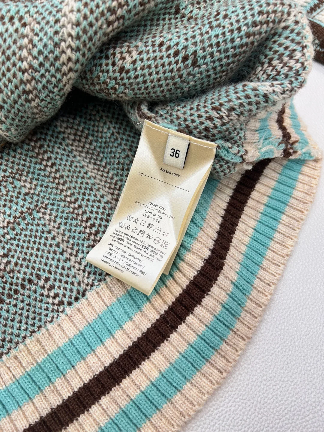 Women's Jumpers And Sweaters FENDI 17121348