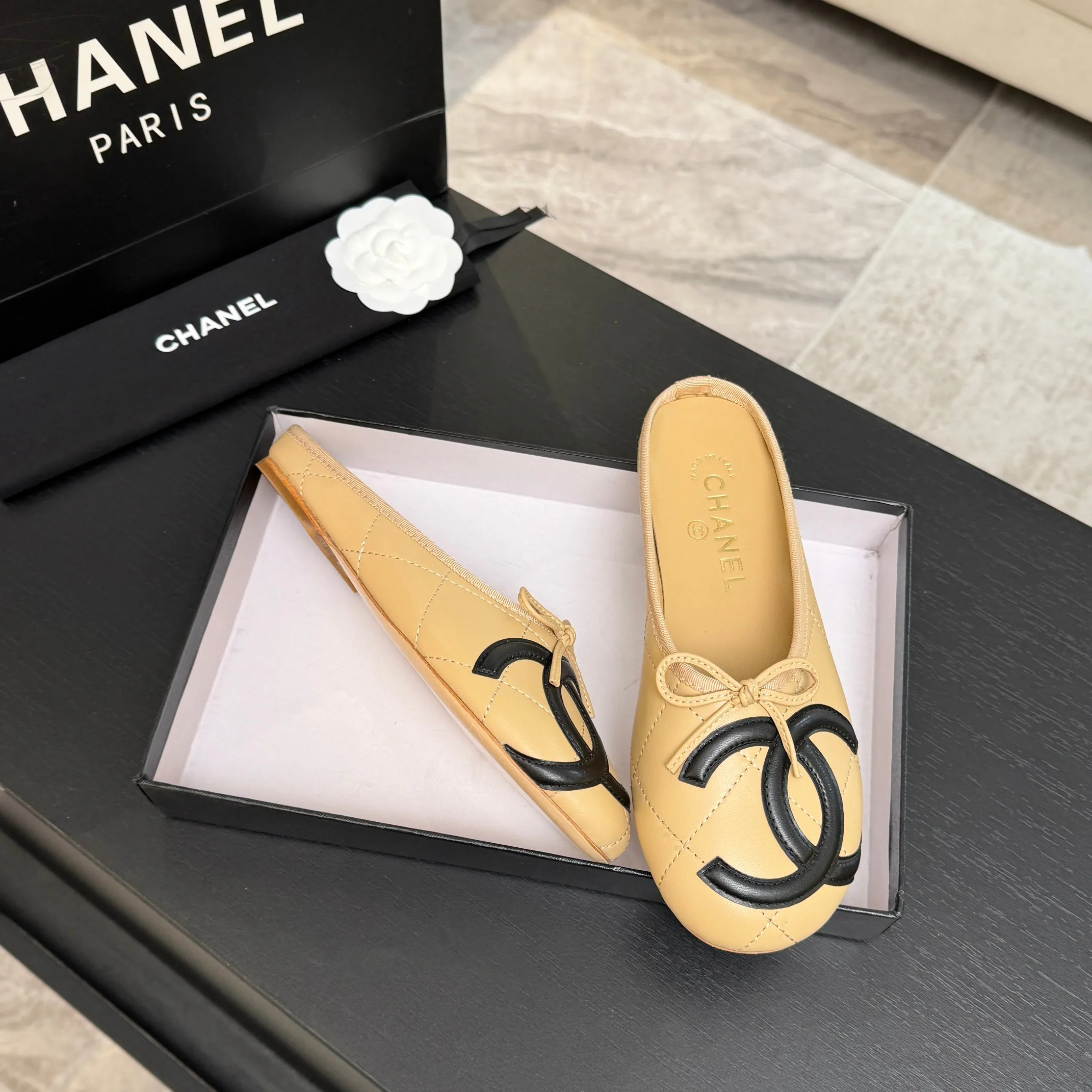 Women's Ballet Flats CHANEL 18063109