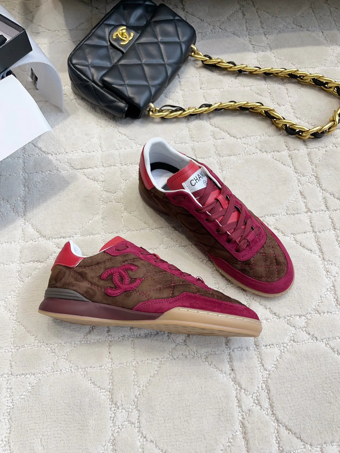 Women's Sneakers CHANEL 17936555