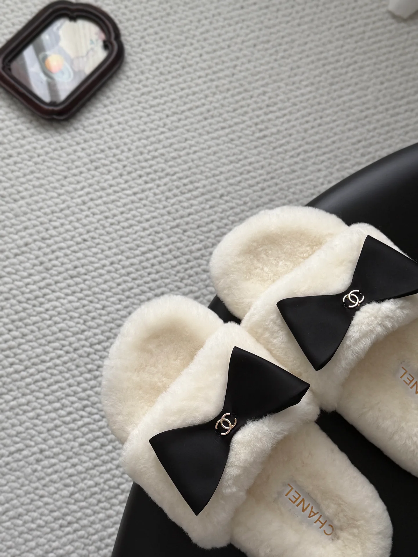 Women's Slippers CHANEL 18359344