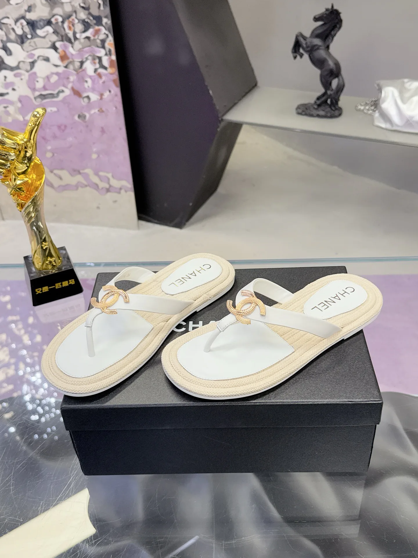 Women's Flip-Flops CHANEL 16978436