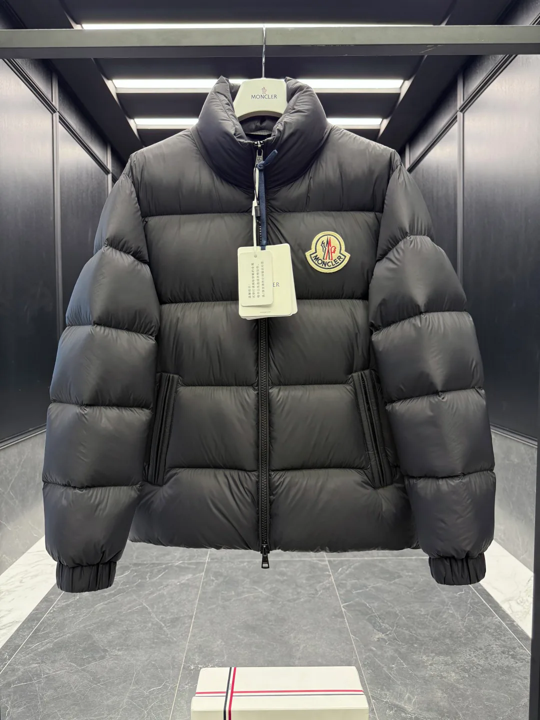 Men's Jackets And Down Jackets MONCLER 17918146