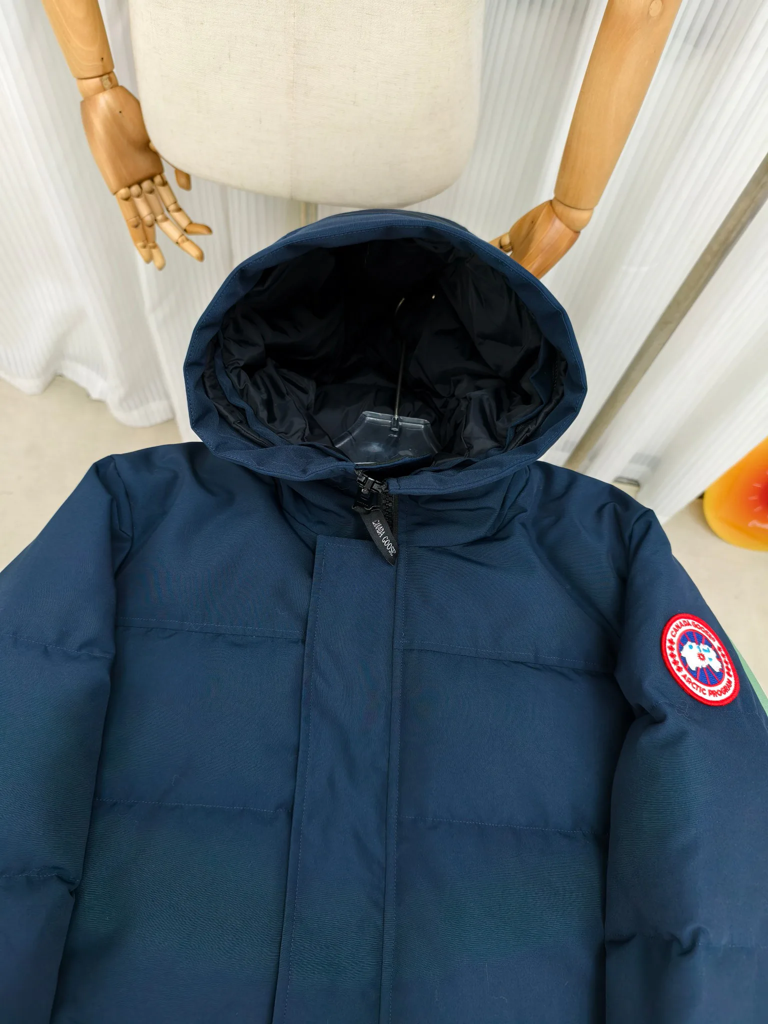 Куртки И Пуховики Мужские Canada Goose 18684537