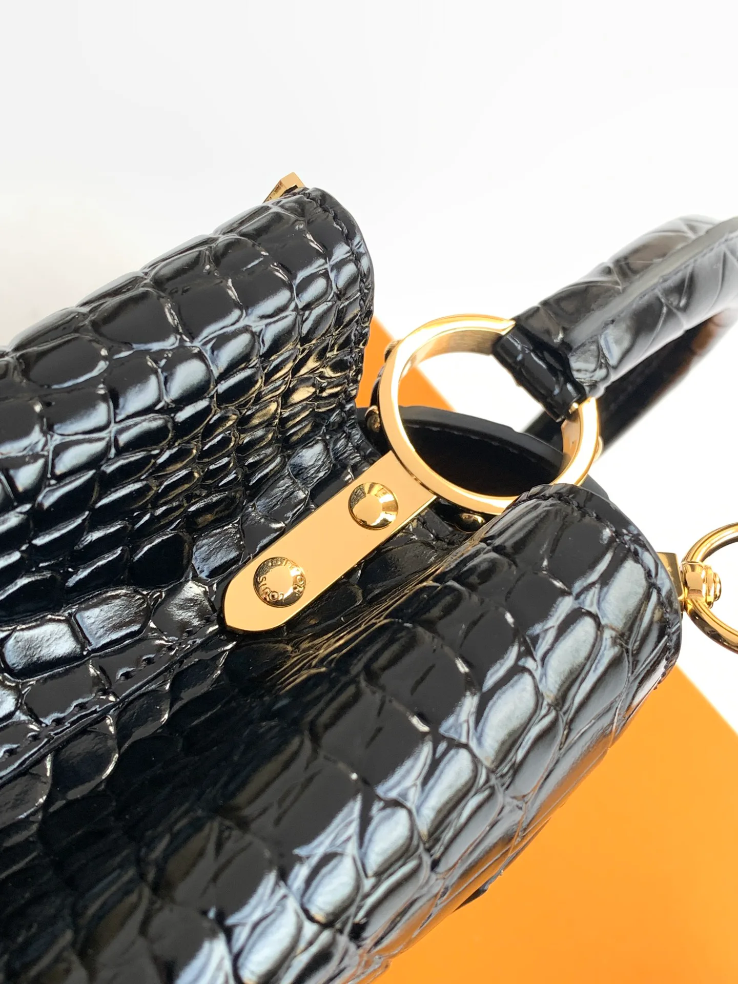 Women's Classic Handbags LOUIS VUITTON 18520930