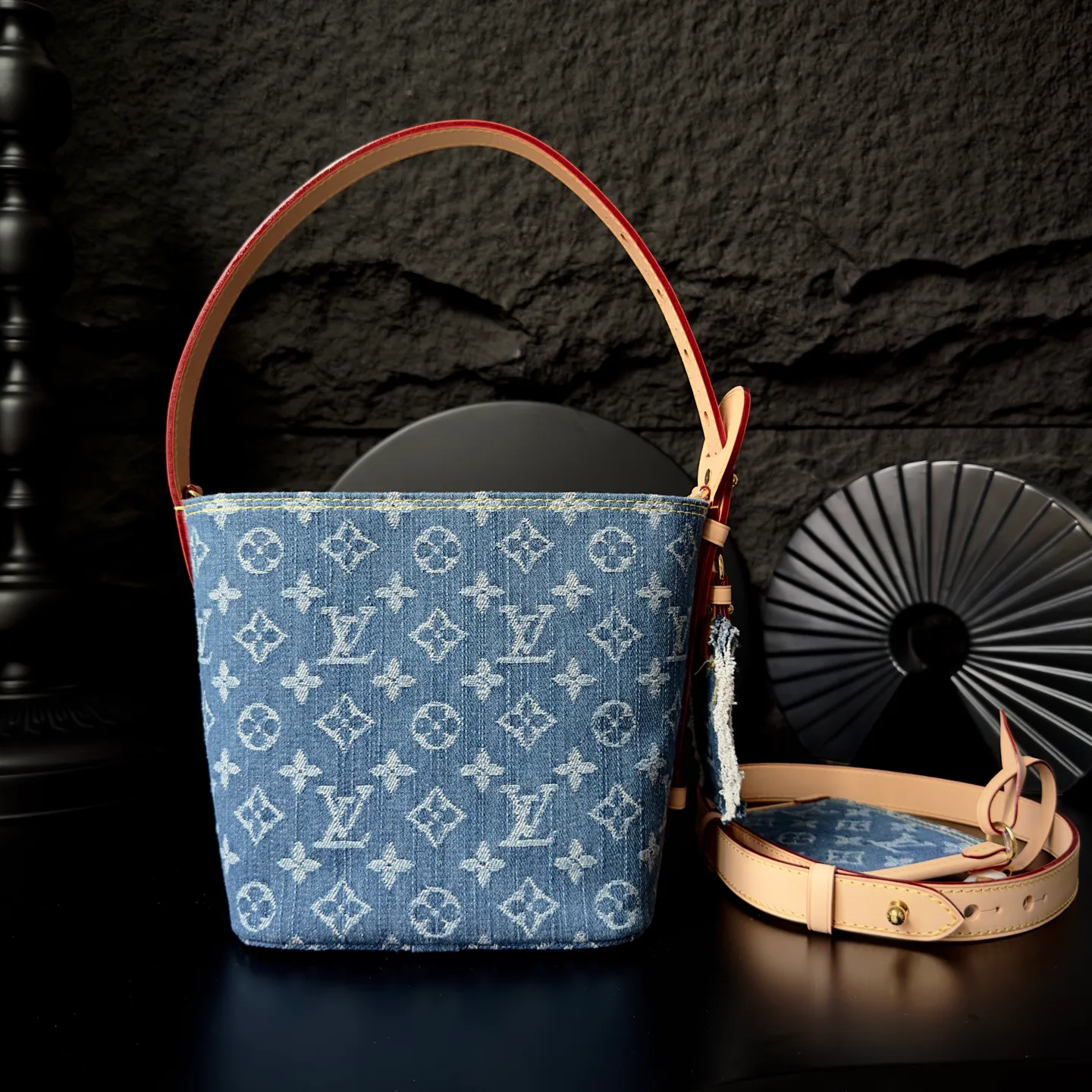 Women's Classic Handbags LOUIS VUITTON 16830635