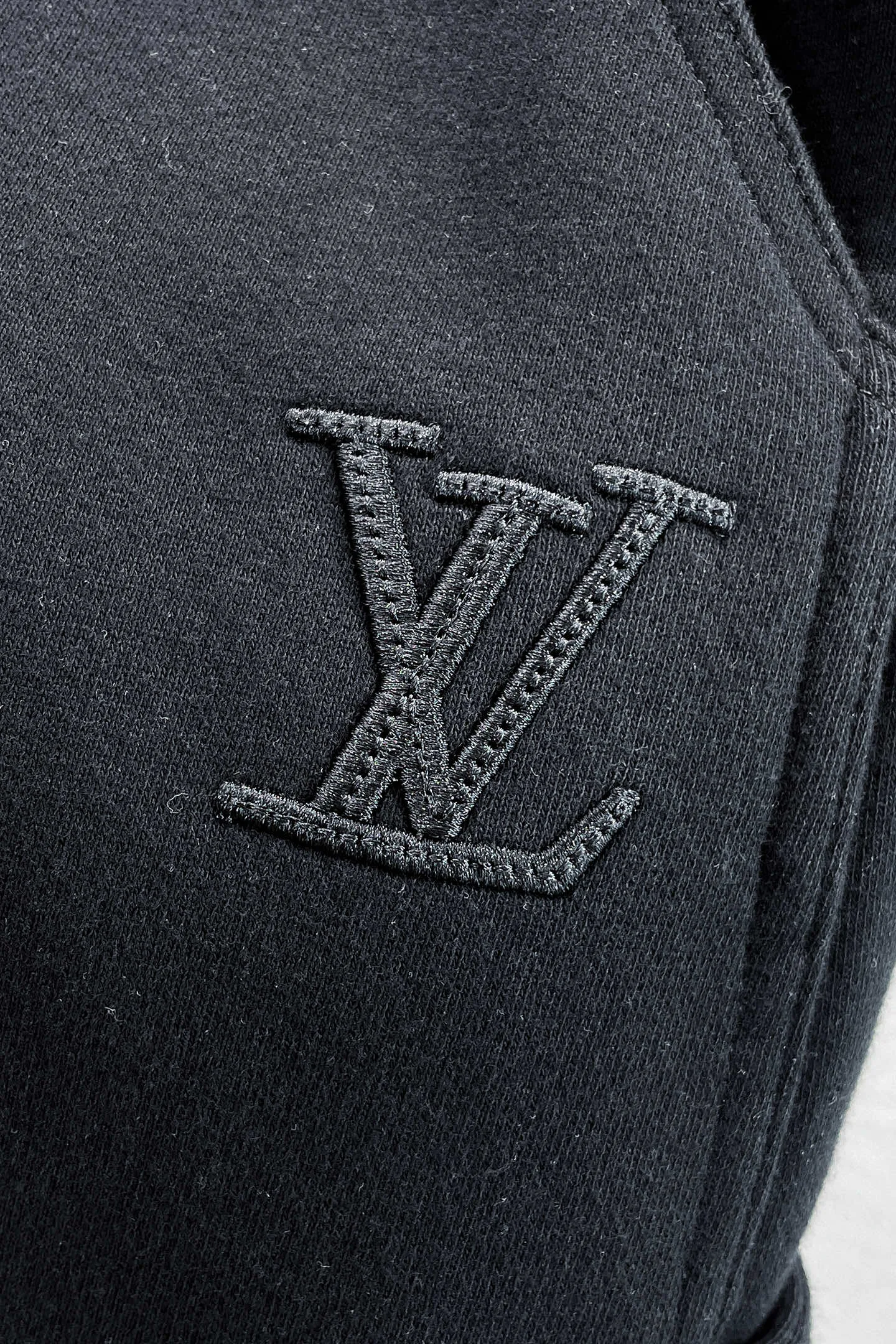 Men's Trousers LOUIS VUITTON 18345688