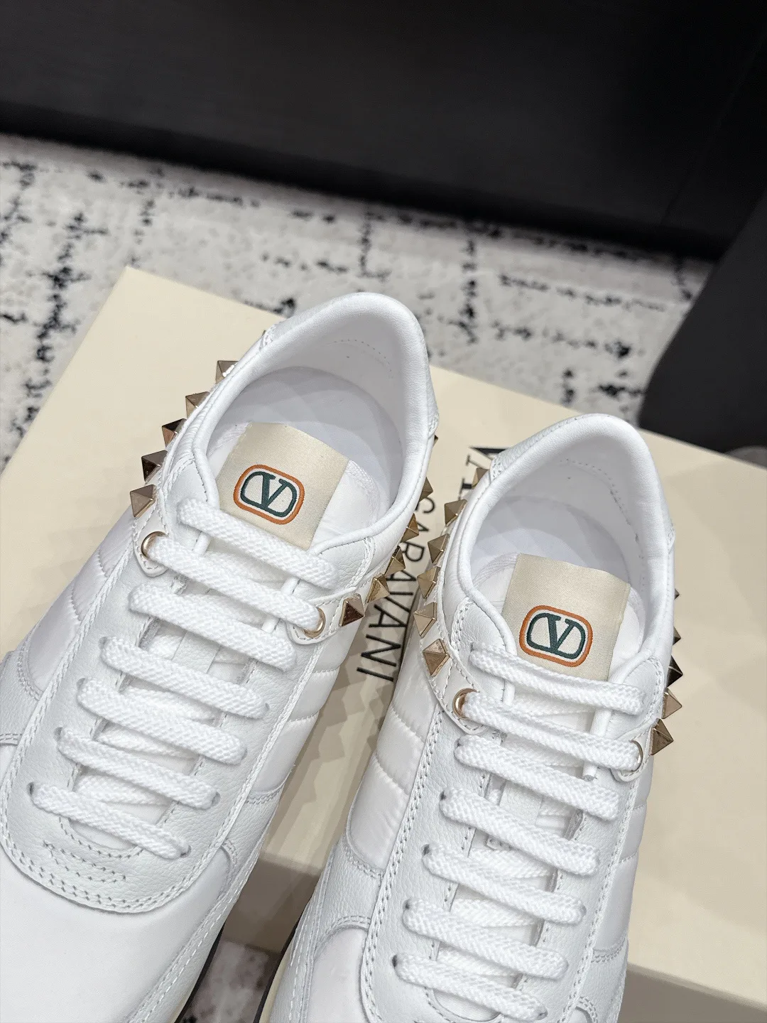 Women's Sneakers VALENTINO 17881059