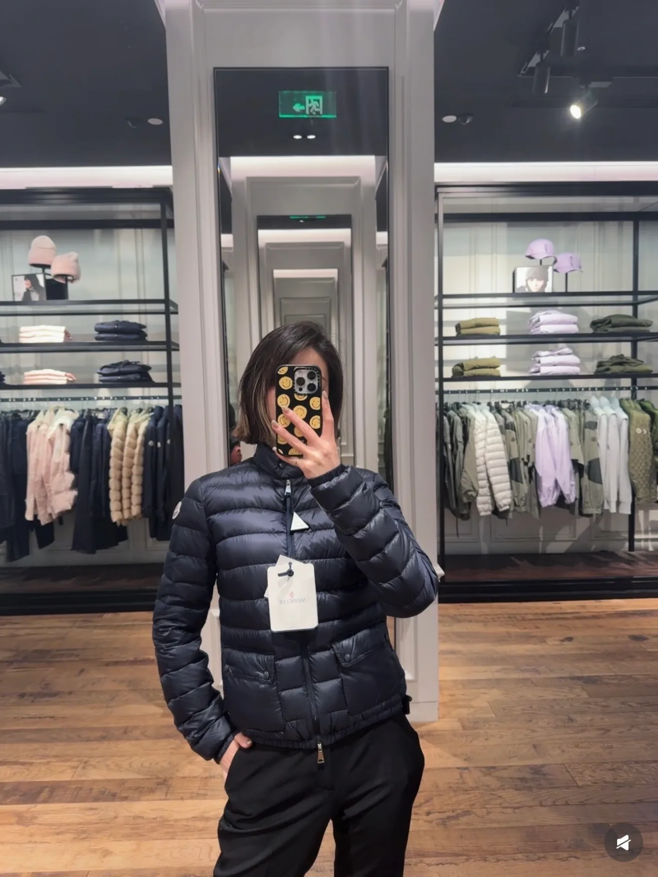 Women's Jackets And Down Jackets MONCLER 18402511