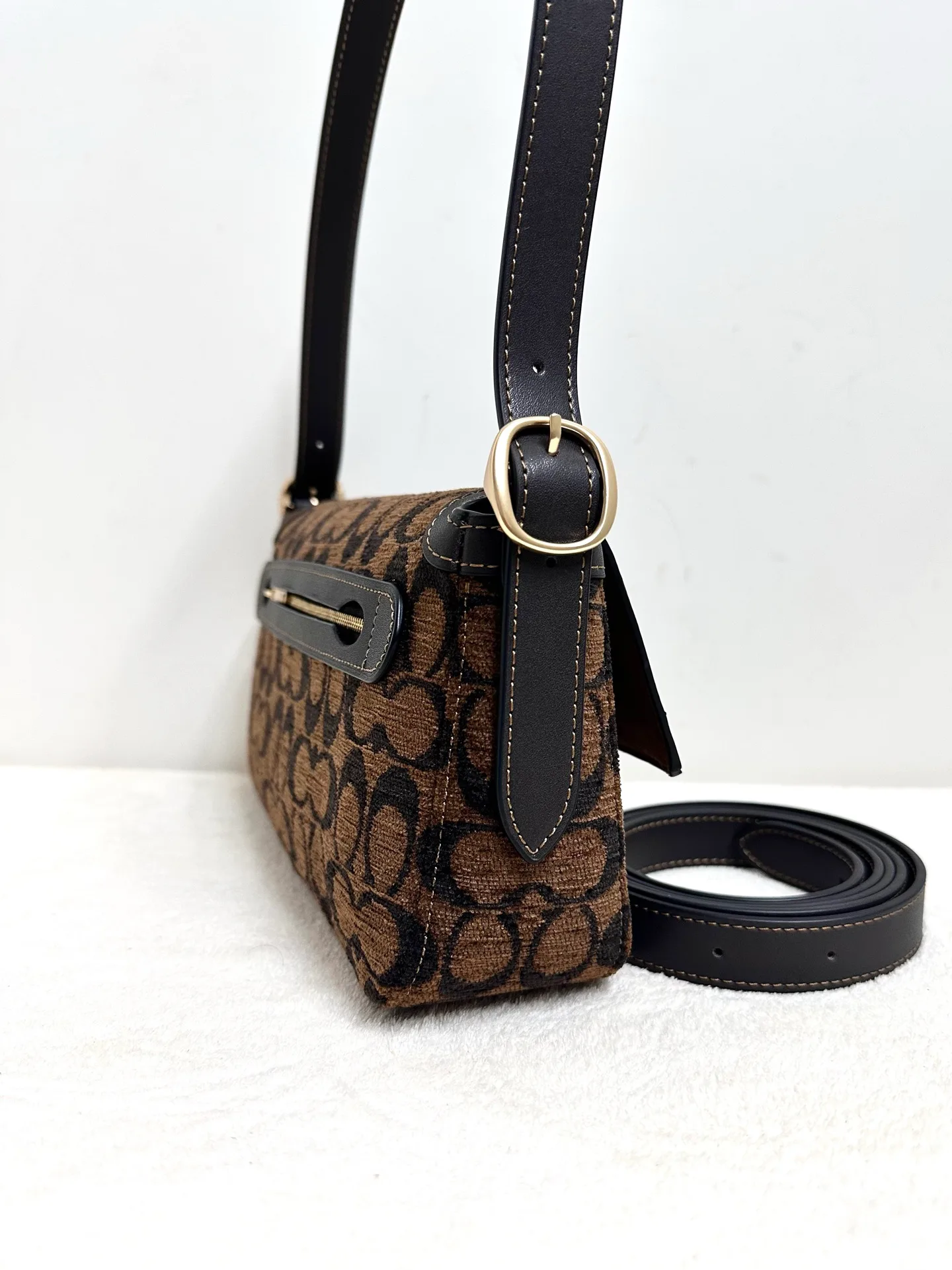 Women's Classic Handbags COACH 17960970