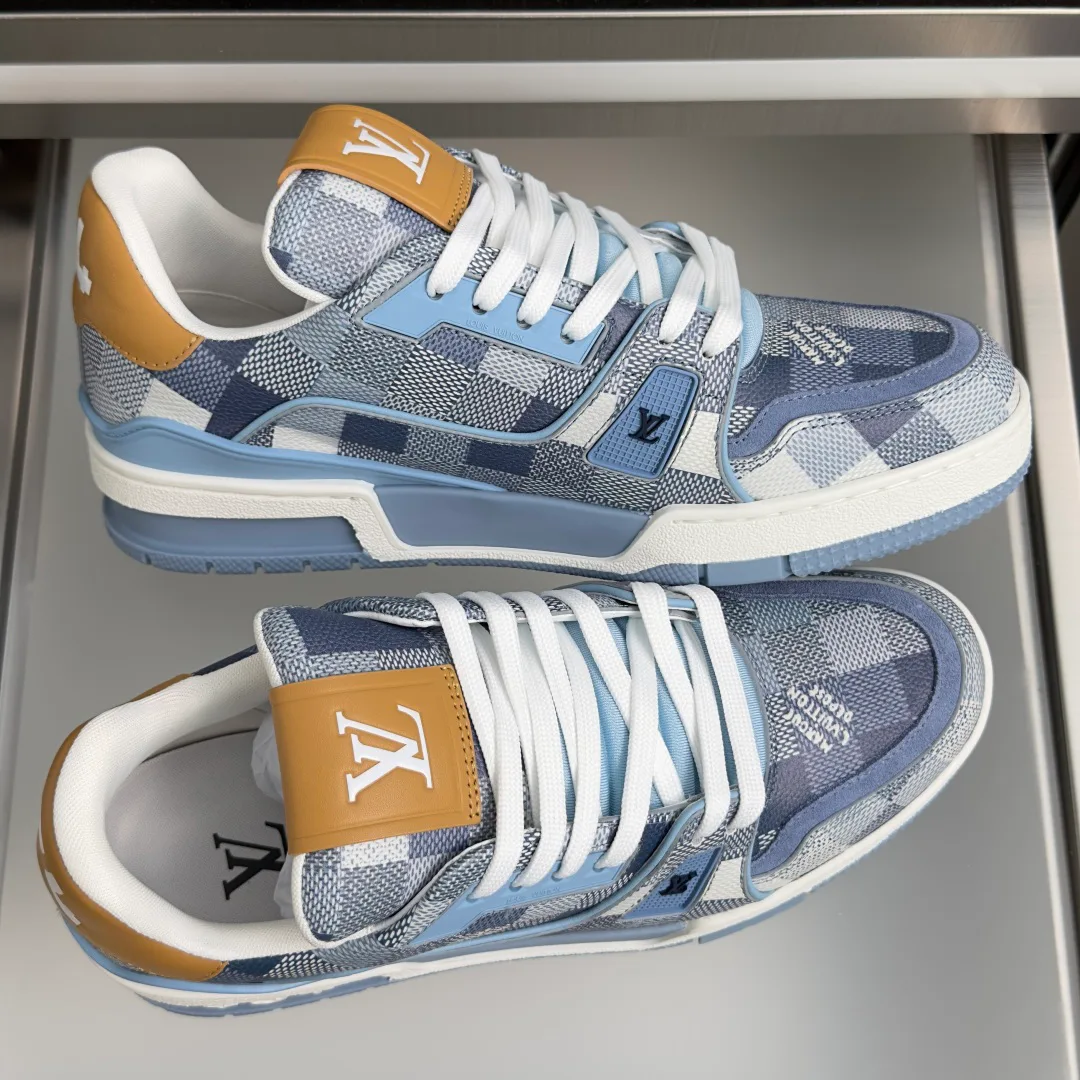 Women's Sneakers LOUIS VUITTON 17415480