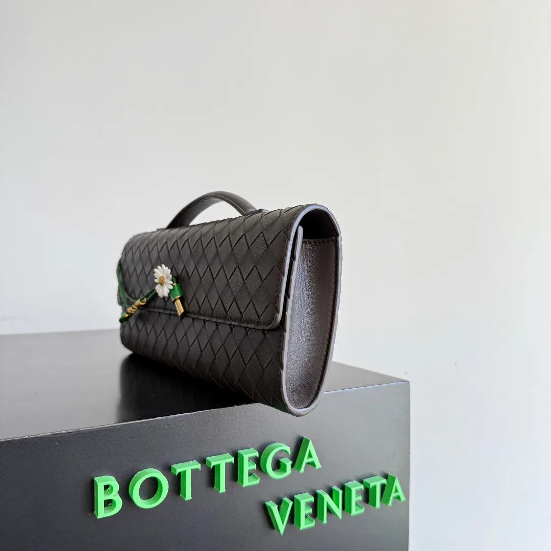 Women's Clutches BOTTEGA VENETA 18367564