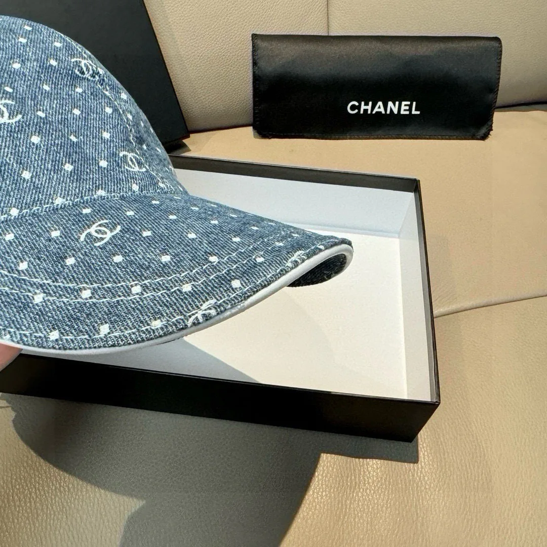 Hats CHANEL 18347067