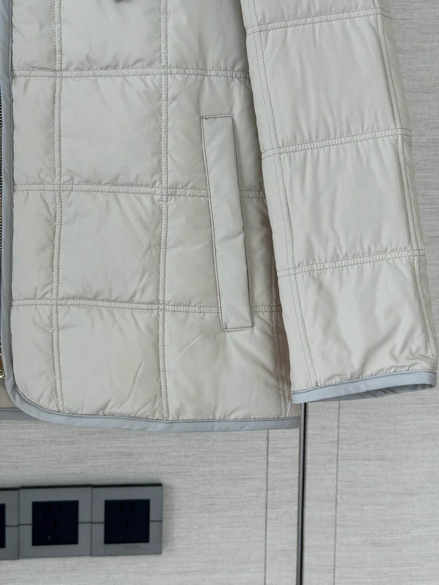 Women's Jackets And Down Jackets MONCLER 18491946