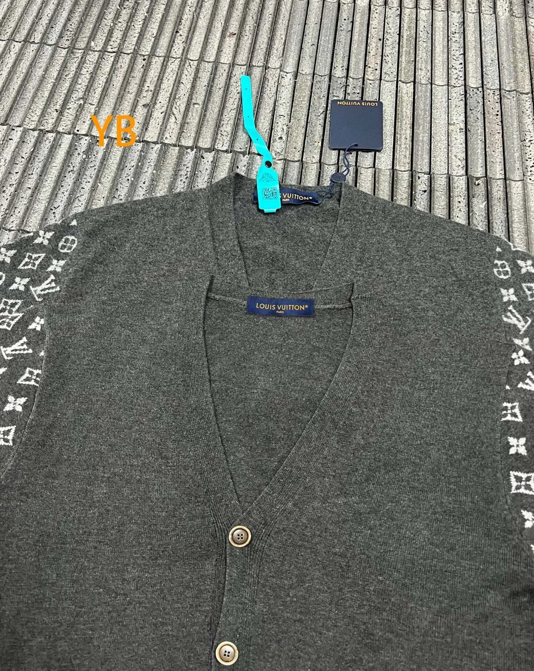 Men's Jumpers And Sweaters LOUIS VUITTON 17740874