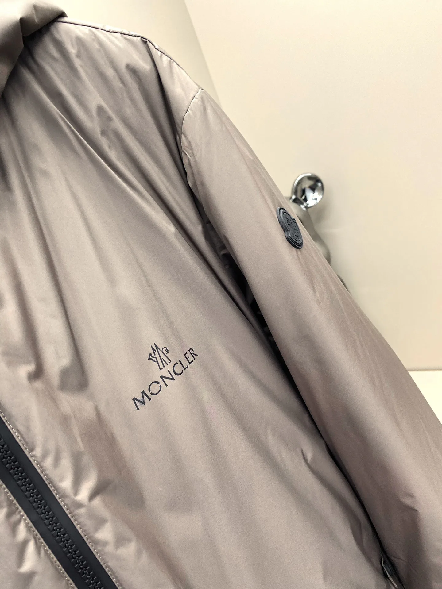 Men's Jackets And Down Jackets MONCLER 18111237