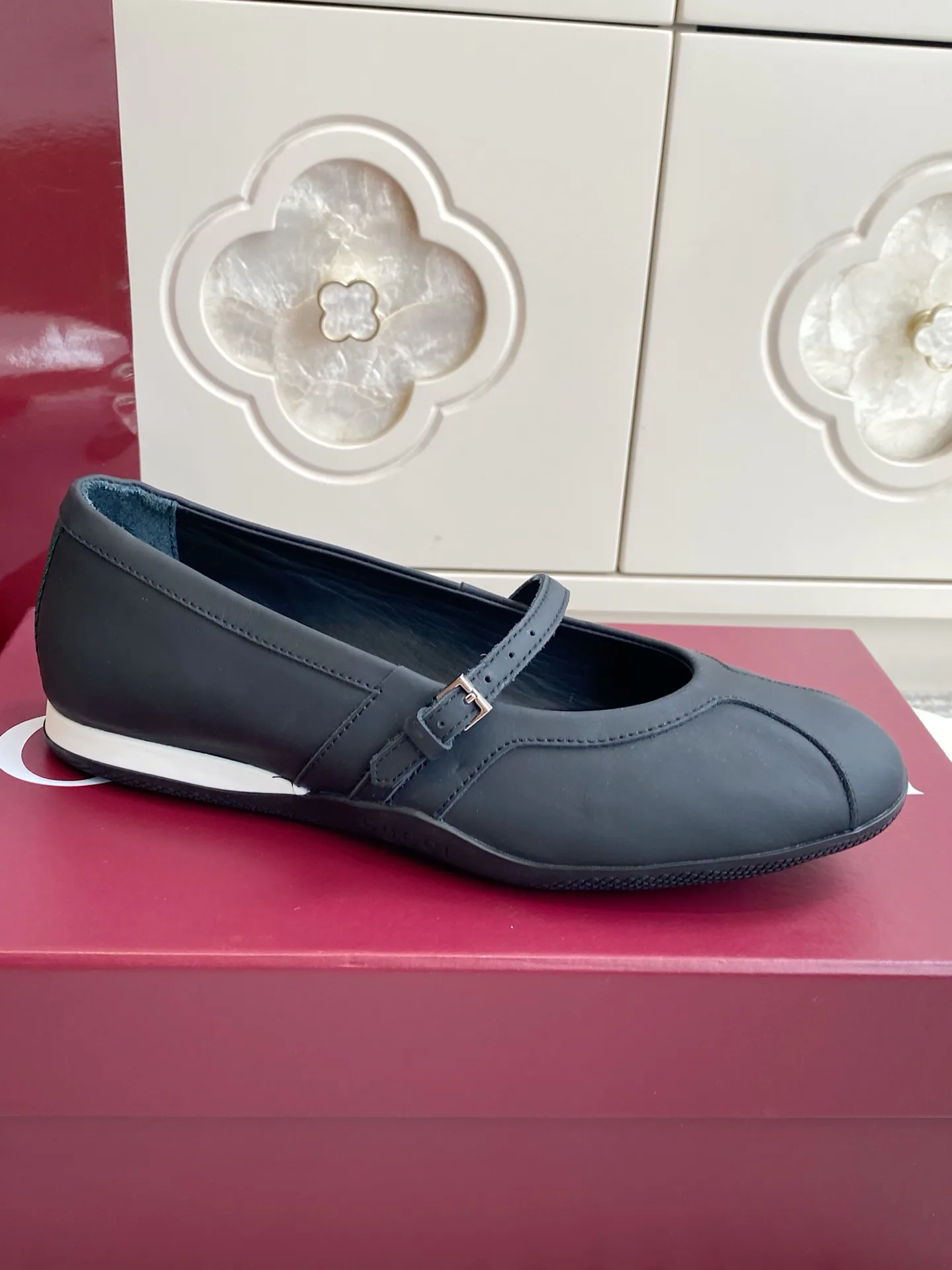 Women's Ballet Flats GUCCI 17525734