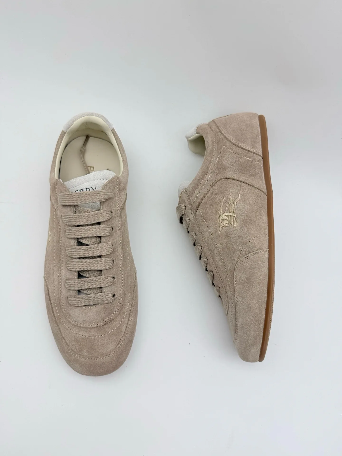 Кроссовки Женские Burberry 18589210