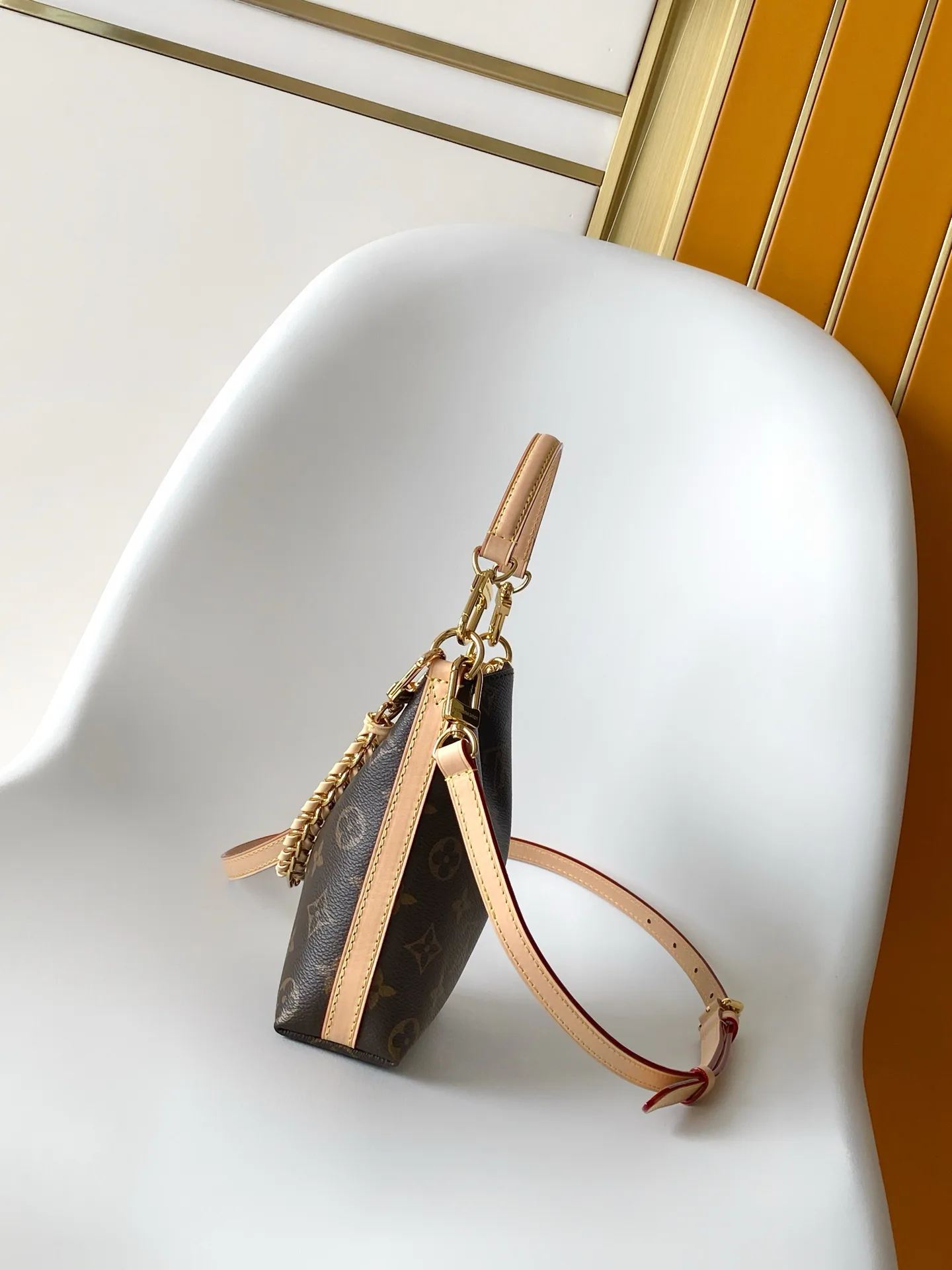 Women's Shoulder Bags LOUIS VUITTON 17428094