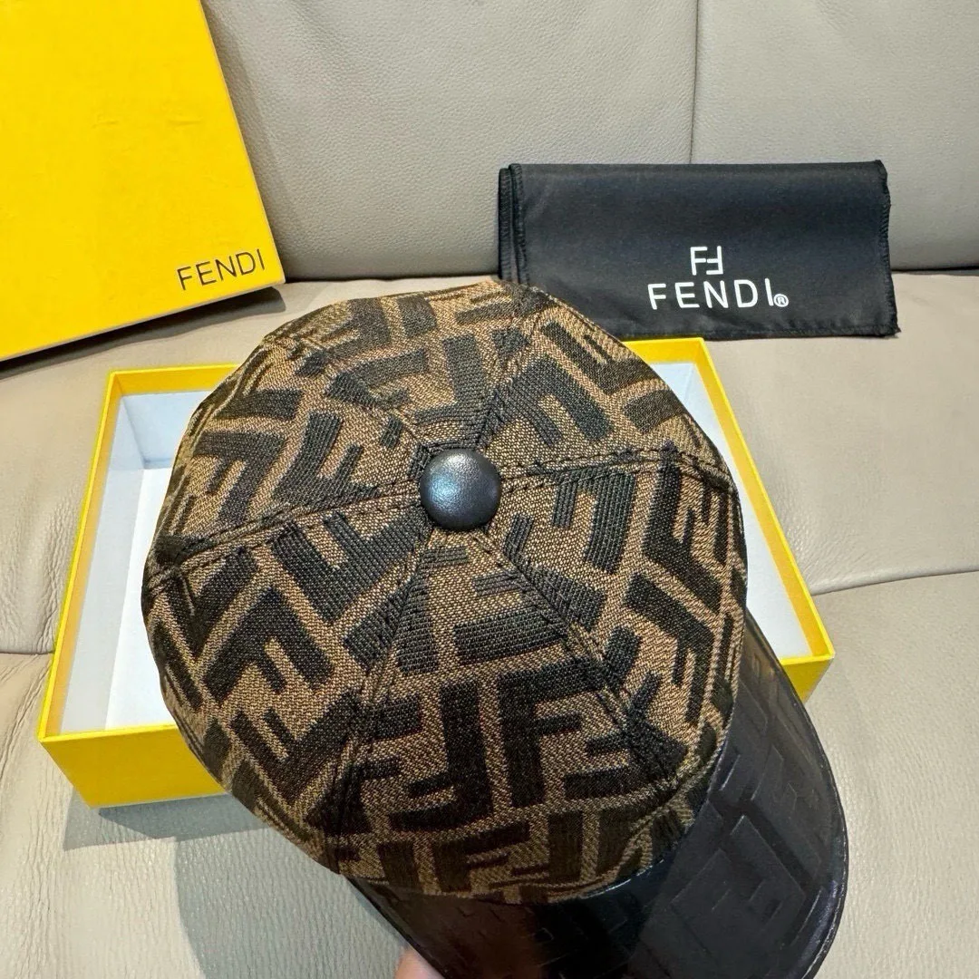 Hats FENDI 17515239