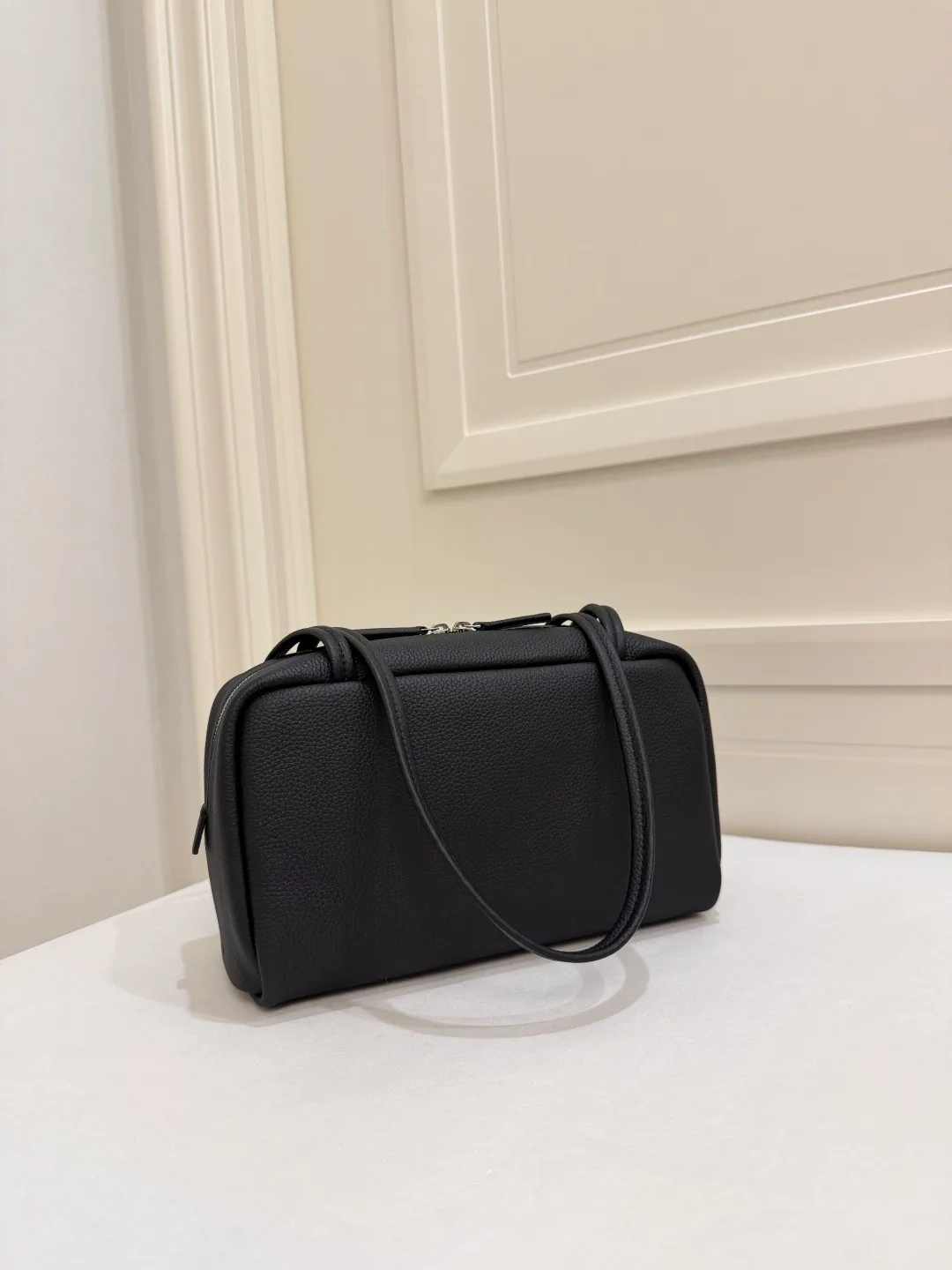 Women's Classic Handbags THE ROW 18161953