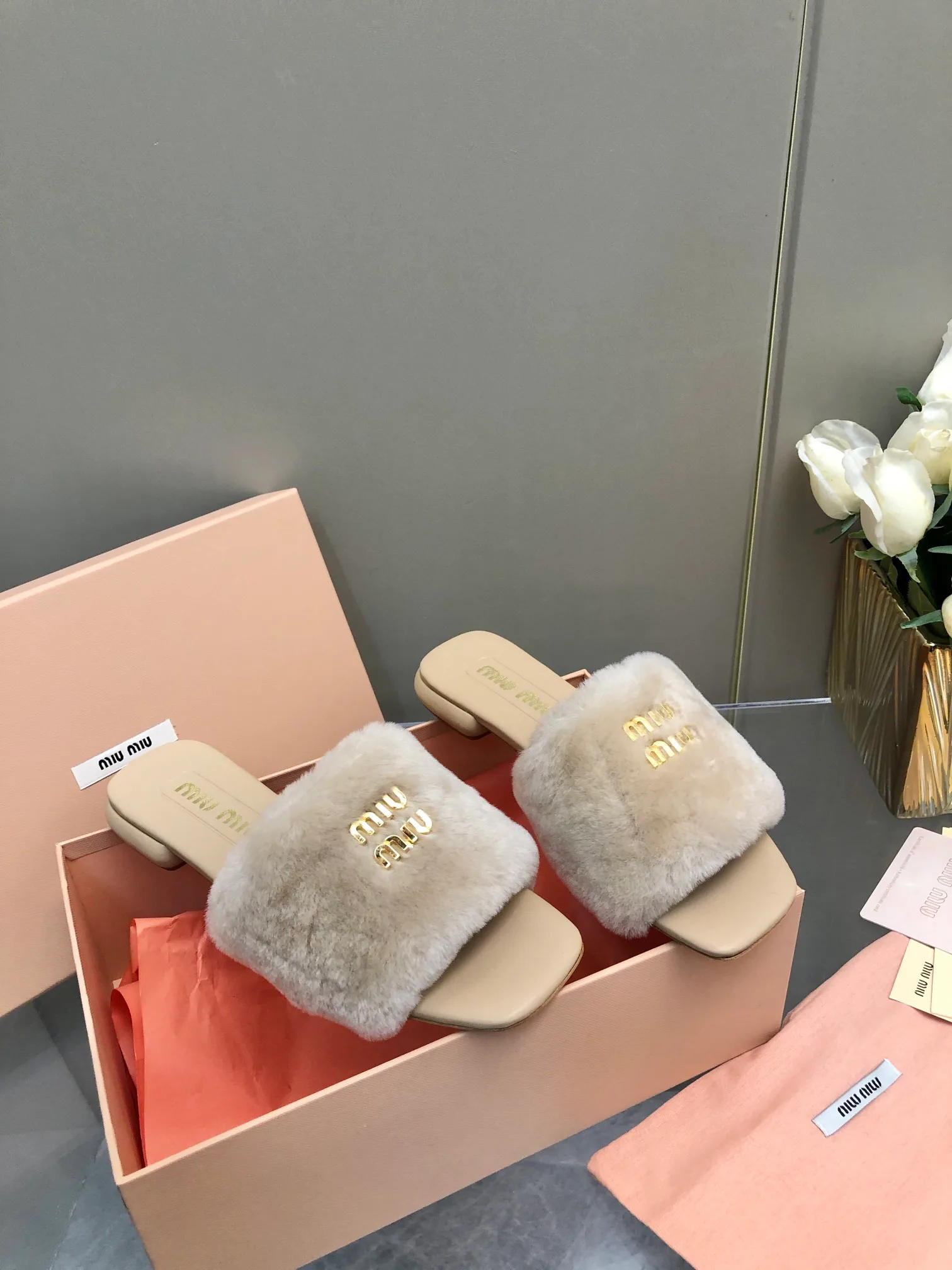 Women's Slippers MIU MIU 18005811