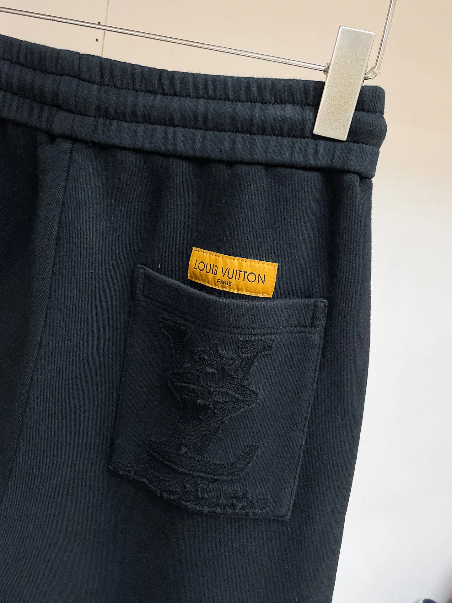 Men's Trousers LOUIS VUITTON 18499567