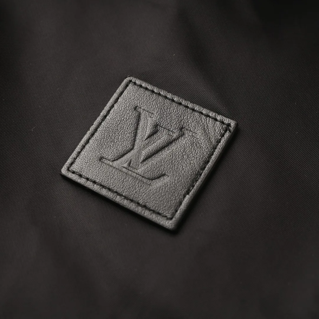 Men's Jackets And Down Jackets LOUIS VUITTON 18179002