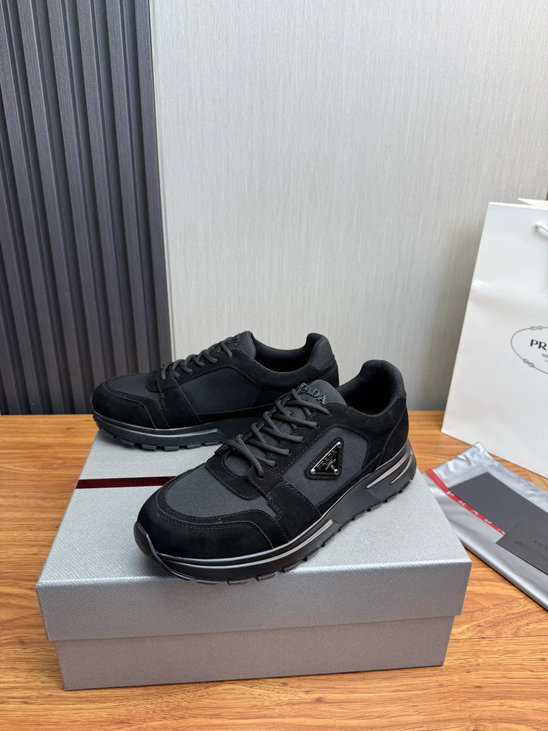 Кроссовки Мужские Prada 18564261