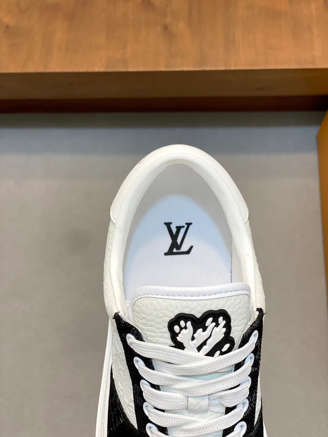 Men's Sneakers LOUIS VUITTON 17934207