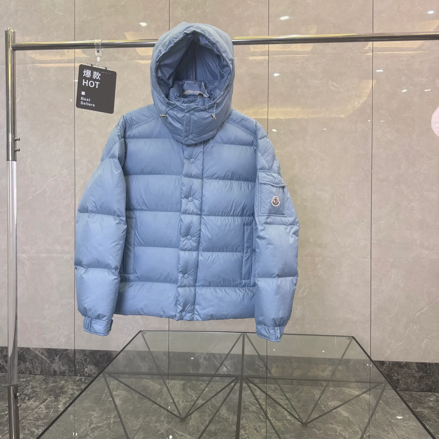 Women's Jackets And Down Jackets MONCLER 17949528