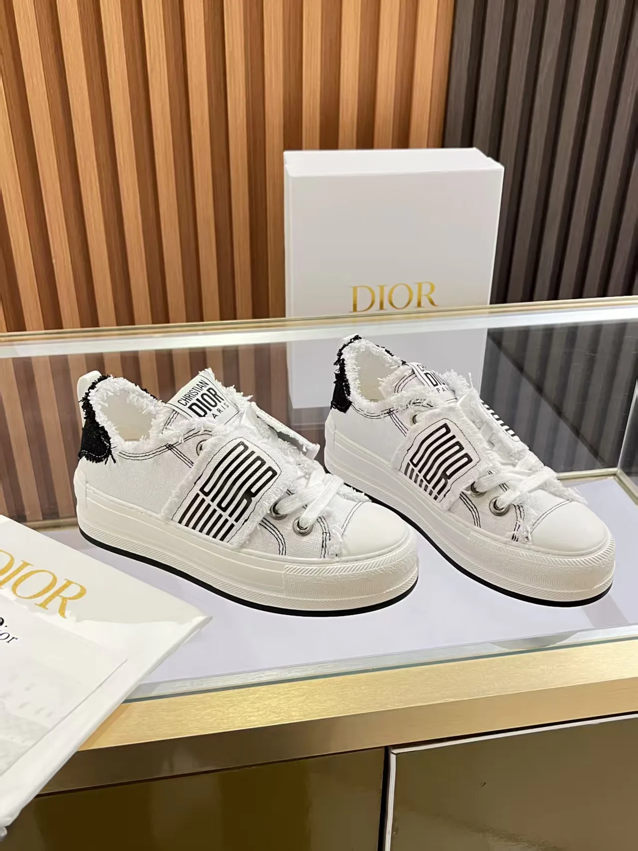Women's Sneakers CHRISTIAN DIOR 18311537