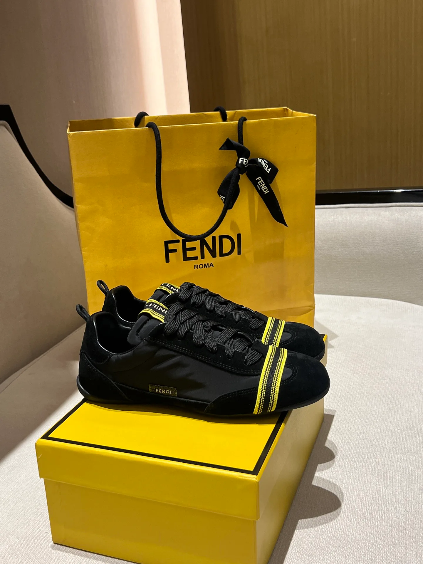 Women's Sneakers FENDI 18278638