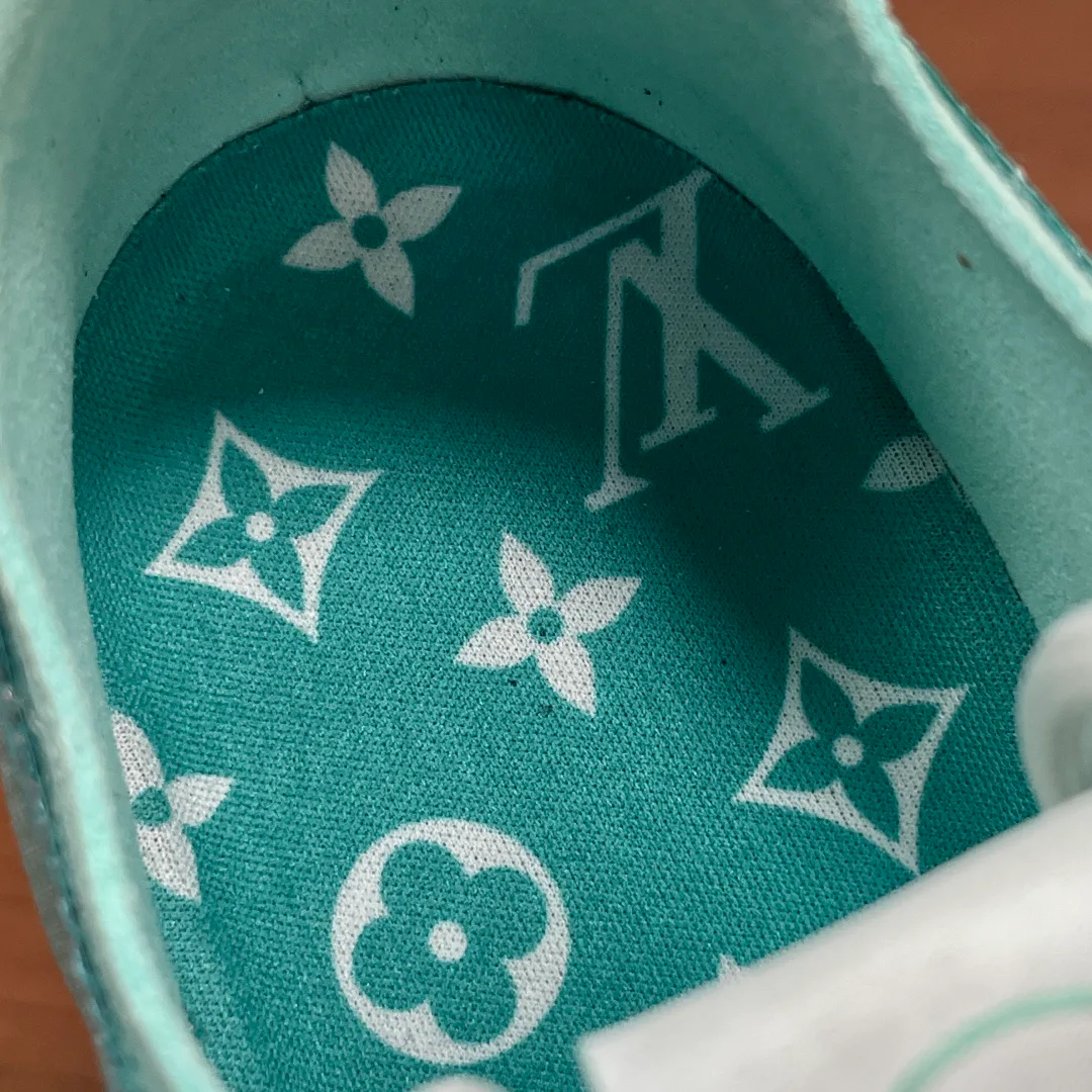 Women's Sneakers LOUIS VUITTON 17542556