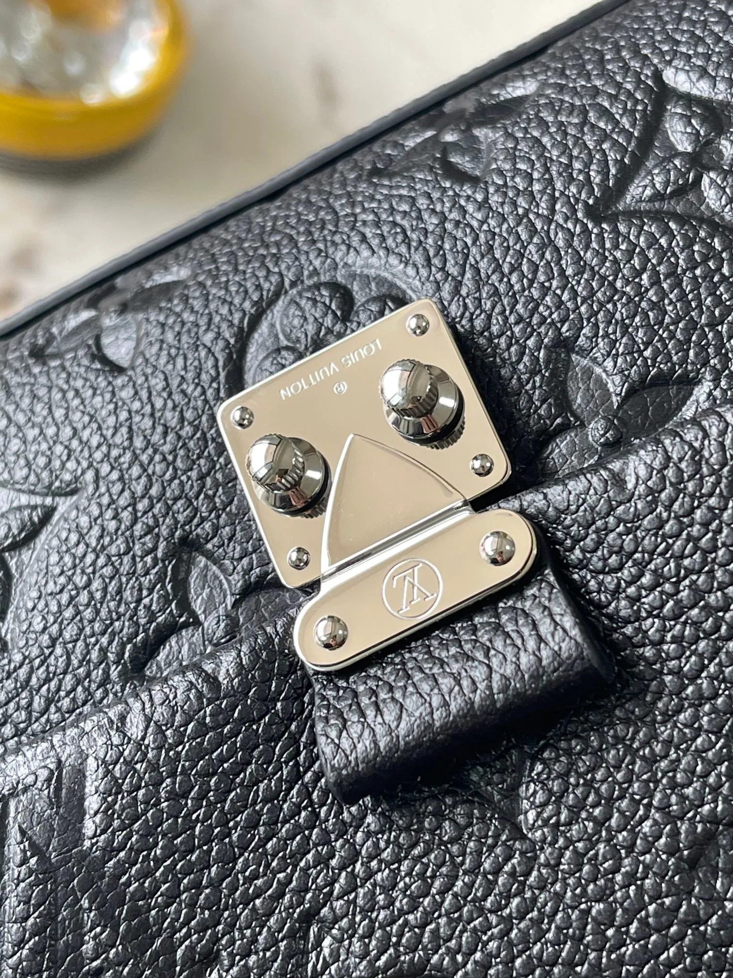 Классические Сумки Женские Louis Vuitton 18627717
