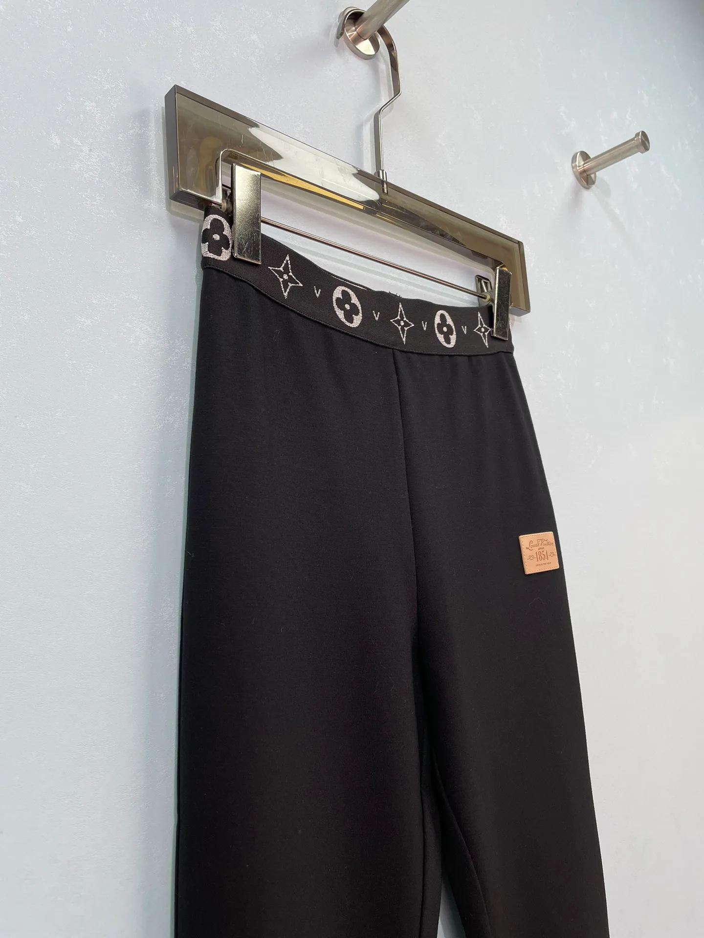 Women's Trousers LOUIS VUITTON 17812990