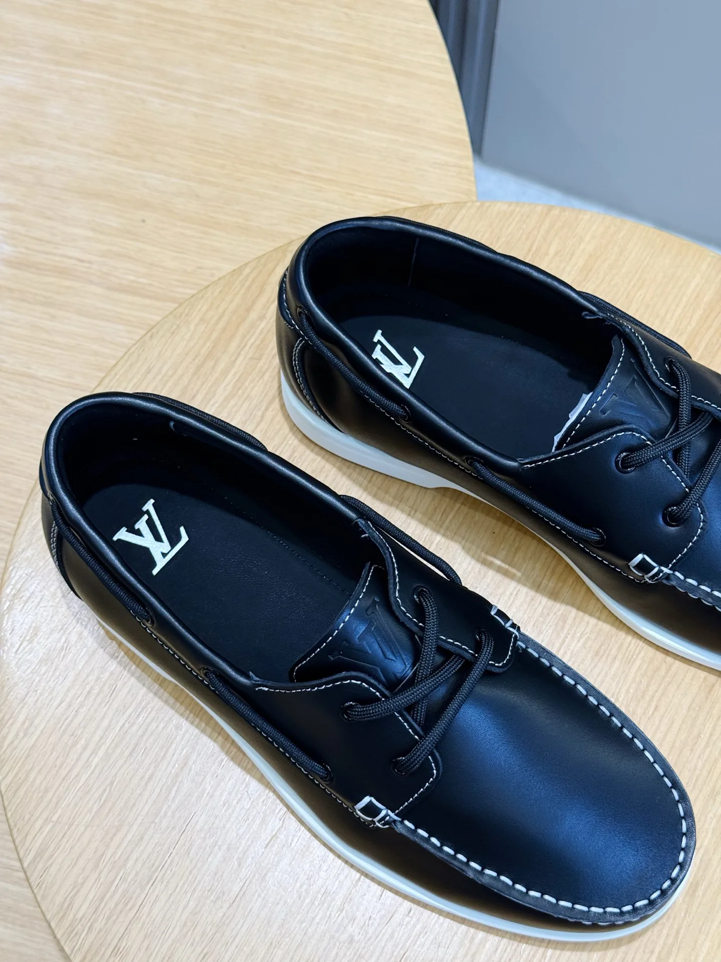 Men's Loafers And Dress Shoes LOUIS VUITTON 18100959